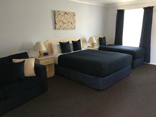 Hotel Tuckerbox Motor Inn