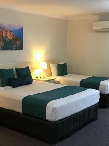 Hotel Tuckerbox Motor Inn