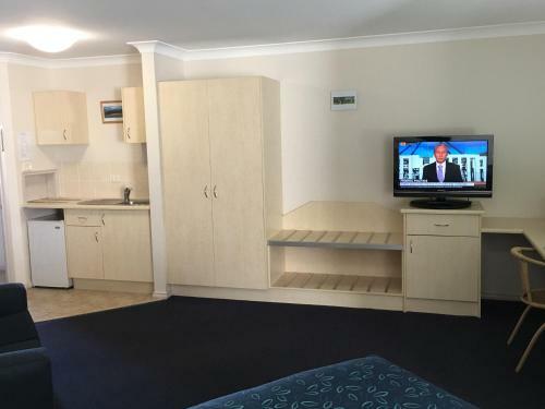 Hotel Tuckerbox Motor Inn