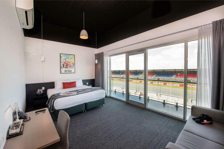 Hotel Rydges Pit Lane