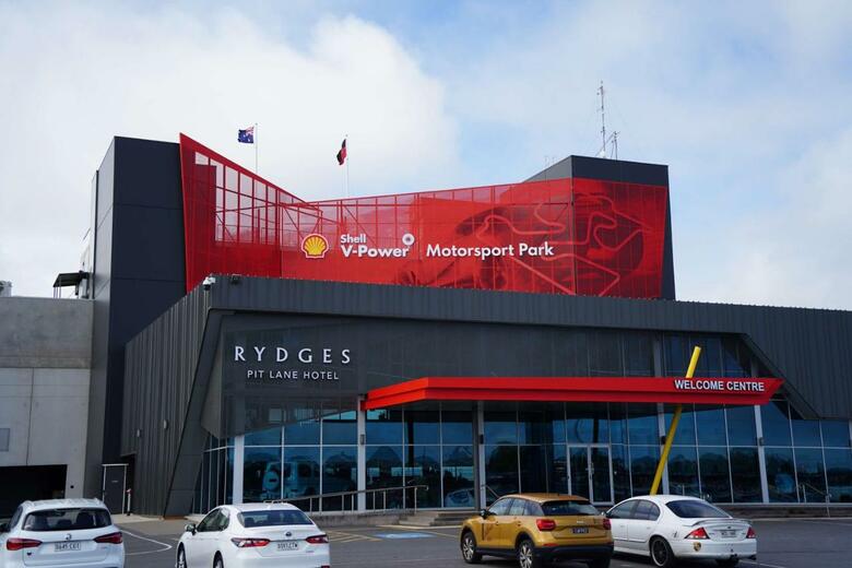 Hotel Rydges Pit Lane