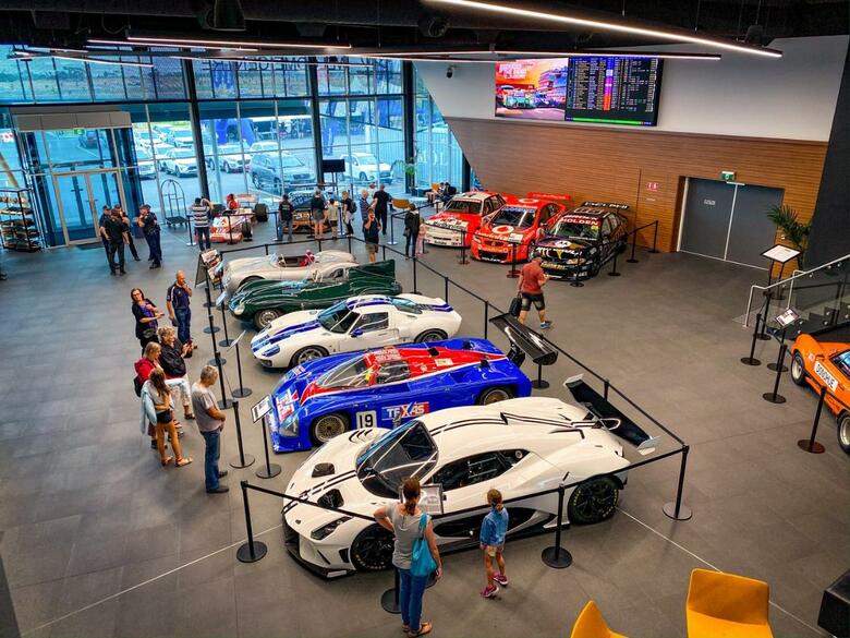 Hotel Rydges Pit Lane