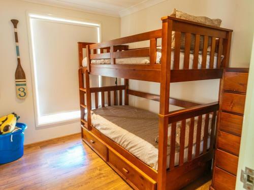 Sunbaker Beach House - 4 Mins To Beach - Pet Friendly With Fire Pit