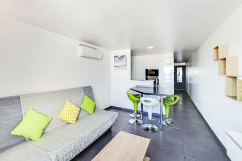 Spacious Apartment Seaside, Carnon Plage!