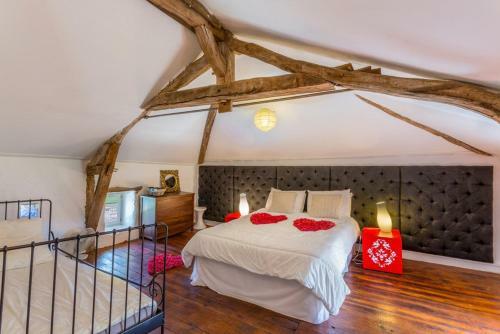 Lacapelle-biron Villa Sleeps 14 Pool Wifi