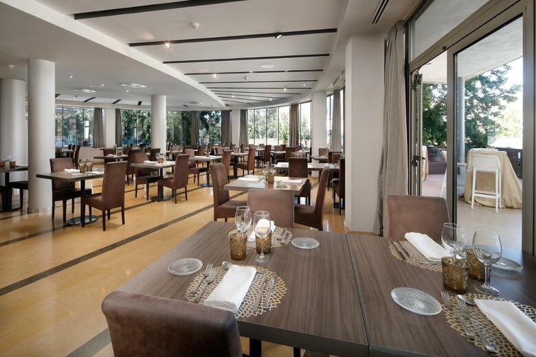 Hotel Masmonz�n