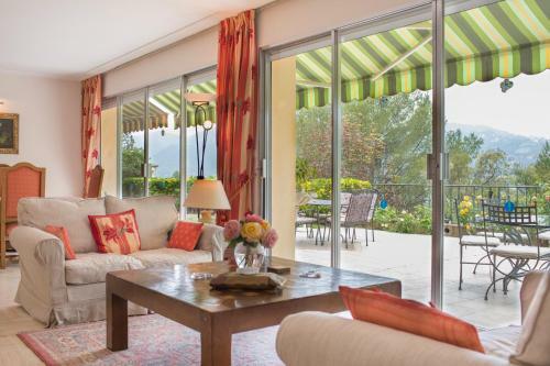 Pegomas Villa Sleeps 16 Pool Air Con Wifi