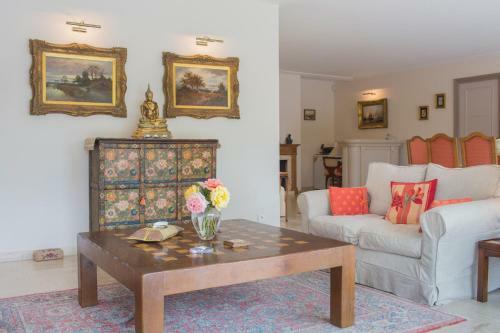 Pegomas Villa Sleeps 16 Pool Air Con Wifi