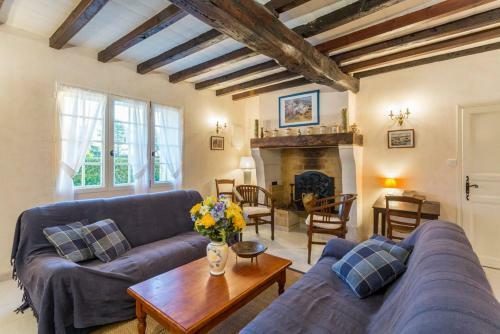 Saint-pierre-d'eyraud Villa Sleeps 8 Pool Wifi
