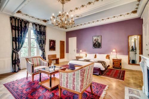 Vescours Chateau Sleeps 20 Pool Wifi