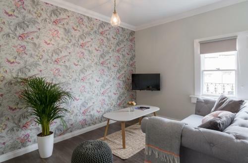 Vesta Central Bath Apartment
