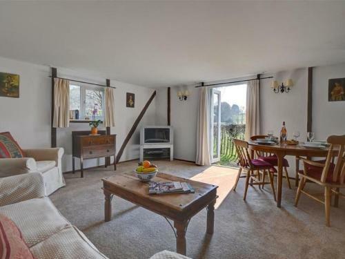 Stunning Cottage Set In Quiet Farmyard In Biddenden Countryside