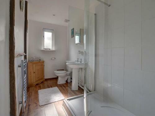 Stunning Cottage Set In Quiet Farmyard In Biddenden Countryside