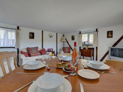Stunning Cottage Set In Quiet Farmyard In Biddenden Countryside