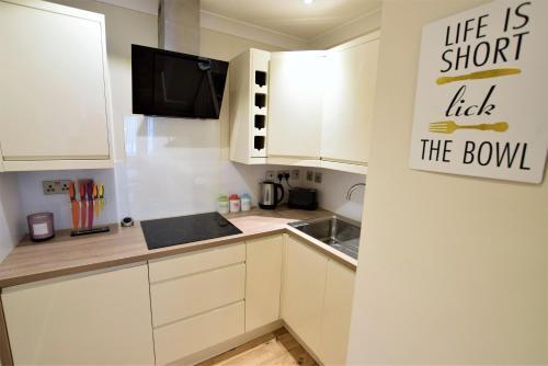 Yourapartment.com ? Riverside Apartments City Centre