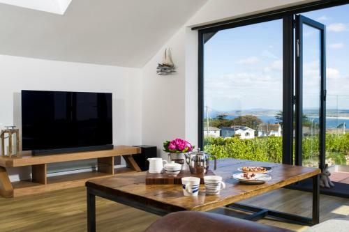 Carbis Bay Villa Sleeps 10 Wifi