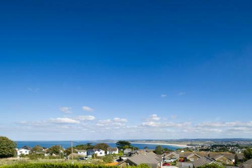 Carbis Bay Villa Sleeps 10 Wifi