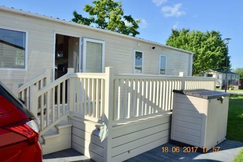 Short Stays Away Flamingoland