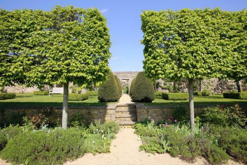 Temple Guiting Chateau Sleeps 10 Wifi