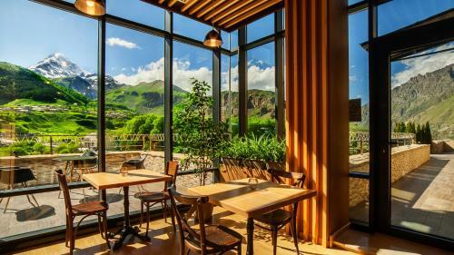 Hotel Porta Caucasia Kazbegi