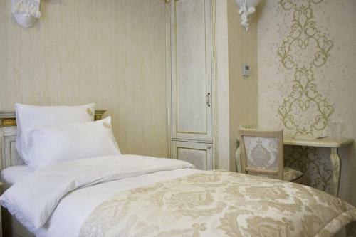 Neapol Boutique Hotel