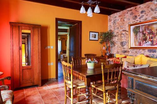 Dorovinis Country Houses