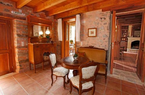 Dorovinis Country Houses