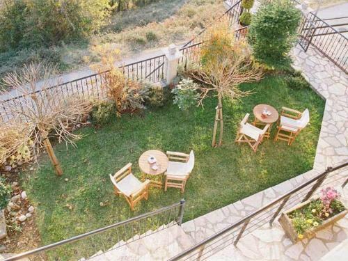 Hostal Guesthouse Irida