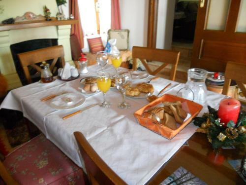 Hostal Sarafis Guesthouse