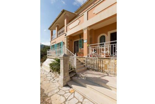 Villa Lavranos House