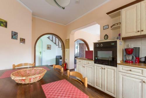 Villa Lavranos House