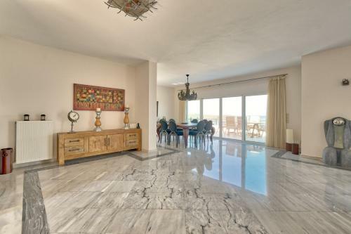 Villa Bamour With Paradise View