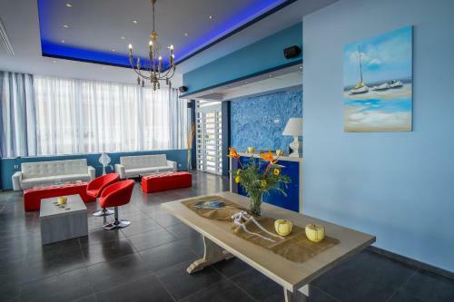 Must Boutique Hotel & Restaurant