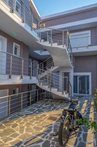 Must Boutique Hotel & Restaurant