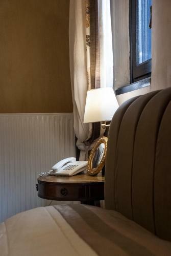 Hostal Ostra Menalon Luxury Suites