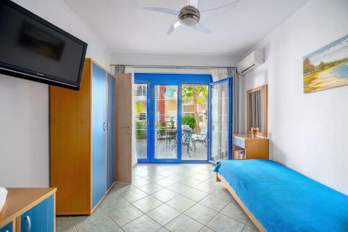 Hotel Mesogeios 2000