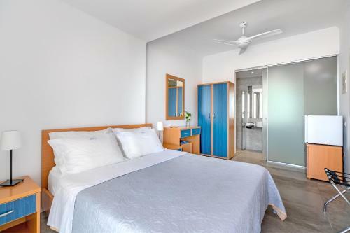 Hotel Mesogeios 2000