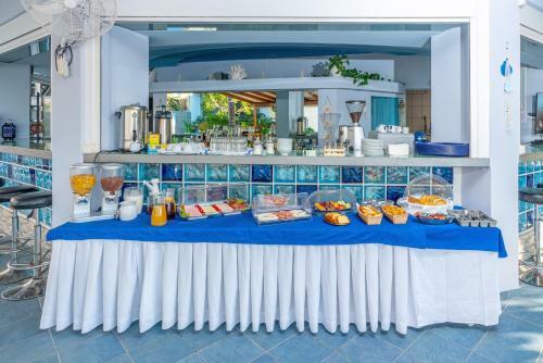 Hotel Mesogeios 2000