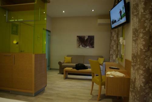 George Hotel