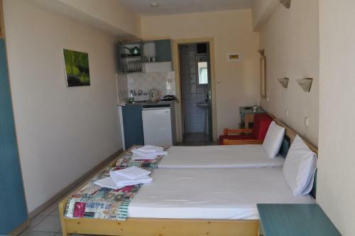 Sunset Apartments & Studios