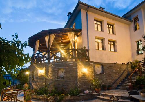 Hostal Iliovolo Guesthouse