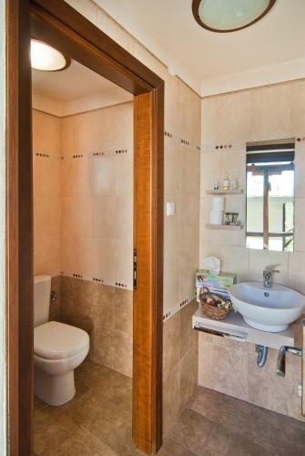 Hostal Iliovolo Guesthouse