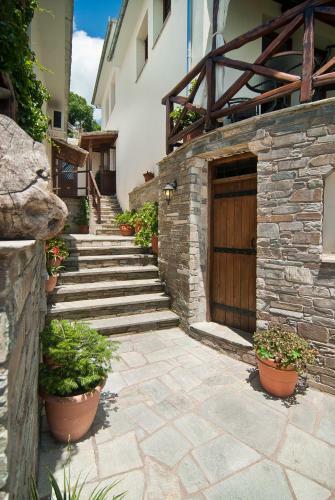 Hostal Iliovolo Guesthouse