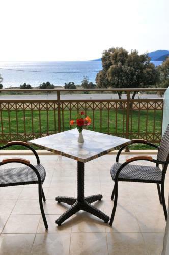 Aparthotel Finiki Plaza