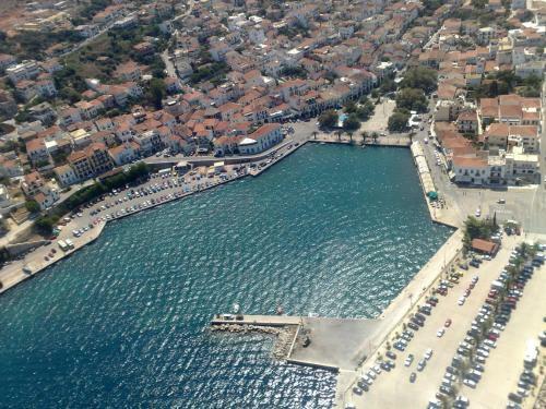 Aparthotel Finiki Plaza