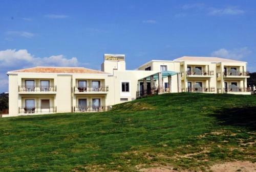 Aparthotel Finiki Plaza