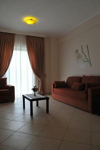 Aparthotel Finiki Plaza