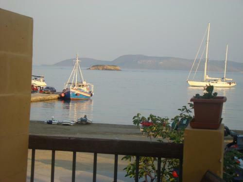 Hostal Filanthi Rooms