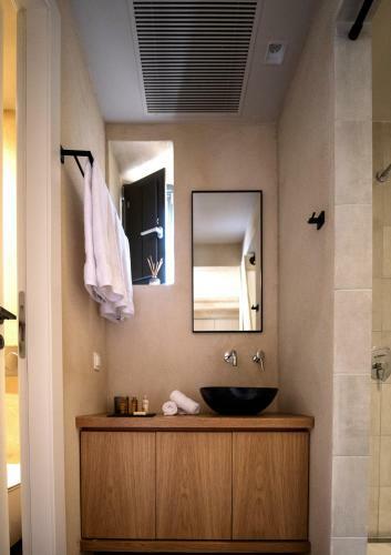 ?orona Boutique Hotel