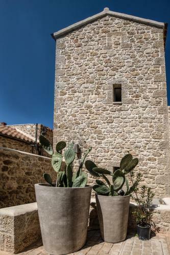 ?orona Boutique Hotel